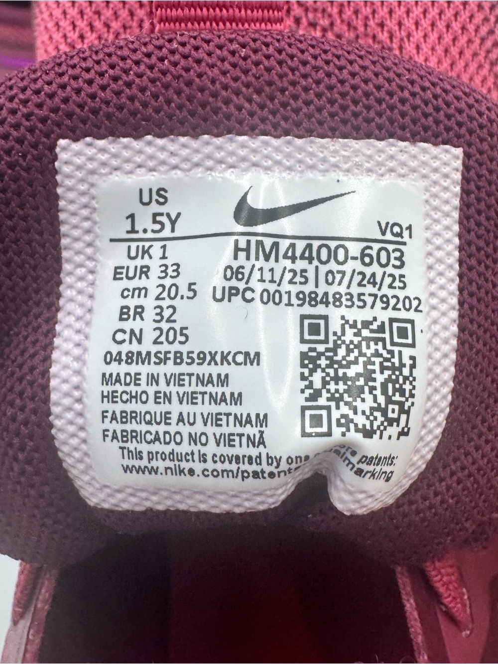 Nike Cosmic Runner Kids 1.5Y Sweet Beet Bordeaux Purple Running Shoes New - Picture 10 of 14